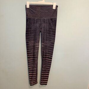 Niyama Sol Women’s Leggings Size M Purple Blue Striped Yoga Pants Activewear